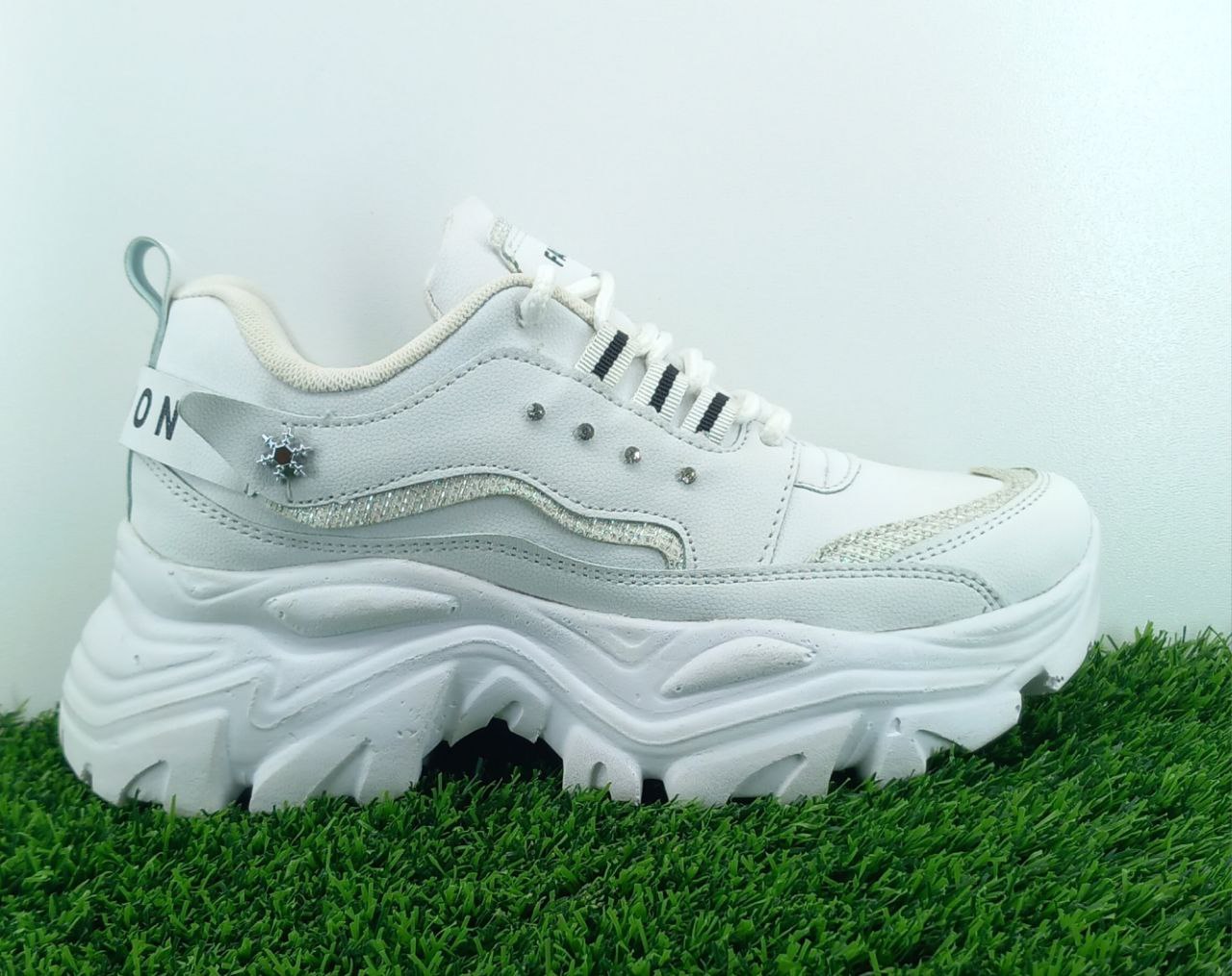 کتونی زنانه