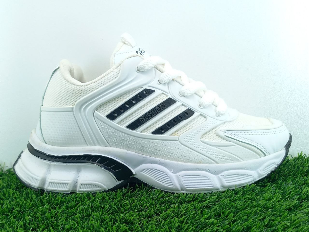 کتونی زنانه آدیداس